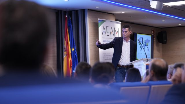 Nayar sponsors the FEEDA conference on ITC-AEM 1 in Madrid and explains its solutions to save with telephony for lifts